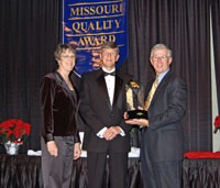 Brenda Potterfield, Ben Phelps (Director, Missouri Quality Award) and Larry Potterfield Brenda Potterfield, Ben Phelps (Director, Missouri Quality Award) and Larry Potterfield