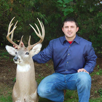 Chris Cauley with a 2006 Missouri Whitetail taken in Howard County, MO Chris Cauley with a 2006 Missouri Whitetail taken in Howard County, MO